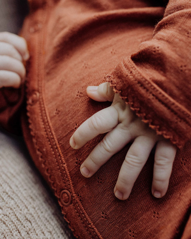 Unaduna onesie wol zijde umbre