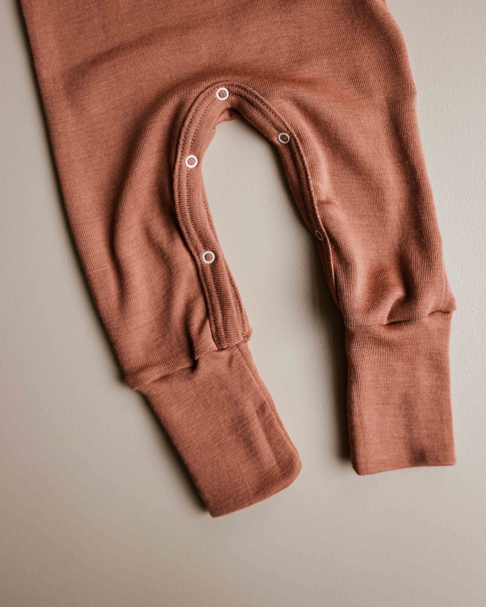 unaduna-sienna-clay-nightsuit-baby-wool-silk-69